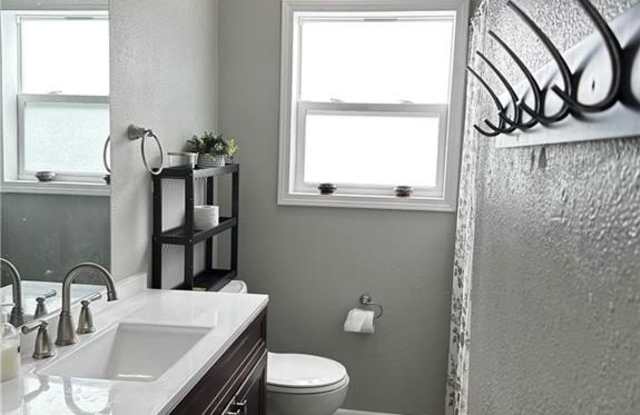 2837 Santa Fe Street