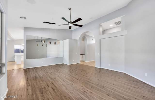 7446 E GLENN MOORE Road