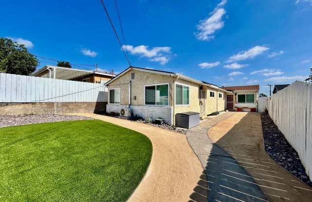 Charming 3BD/1BA House in South Park w/ W/D and Mini-Split A/C Units!