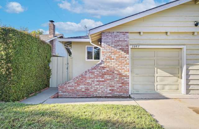 3967 Bismarck Dr