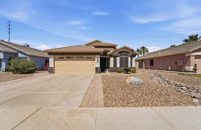 Welcome to this well-maintained 3-bedroom, 2-bath home in Gilbert, AZ!