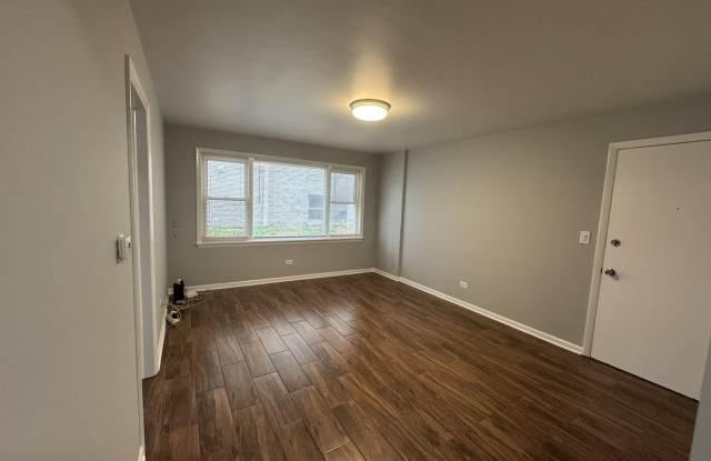 5482-84 W Higgins Avenue