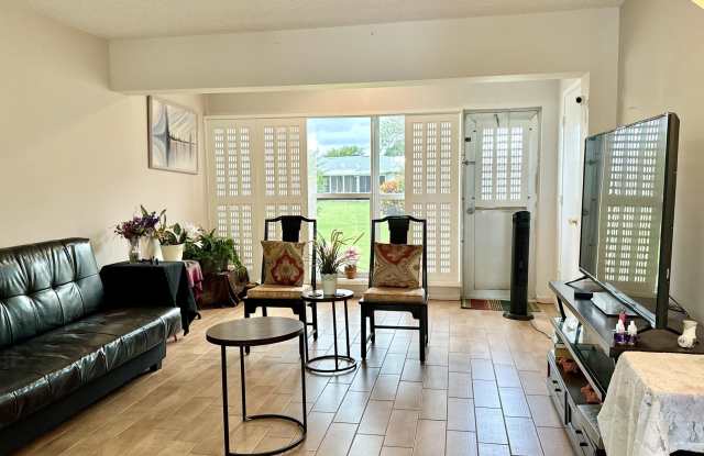 1551 NW 20th Avenue
