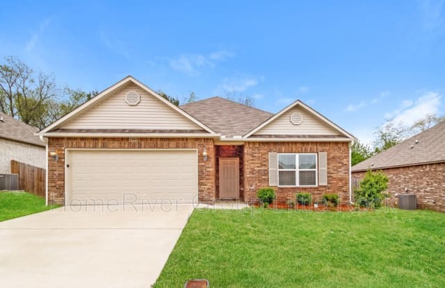 2240 Mary Alice Dr - 2240 Mary Alice Drive, Conway, AR 72032