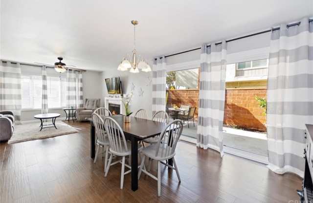 1005 West Orangewood Avenue