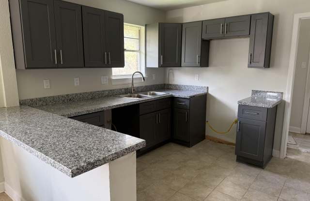 Photo of 3316 Laplace Street