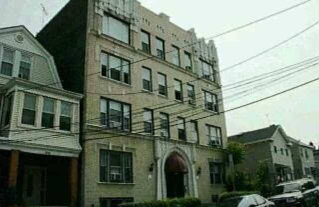 Photo of 206 JEWETT AVE