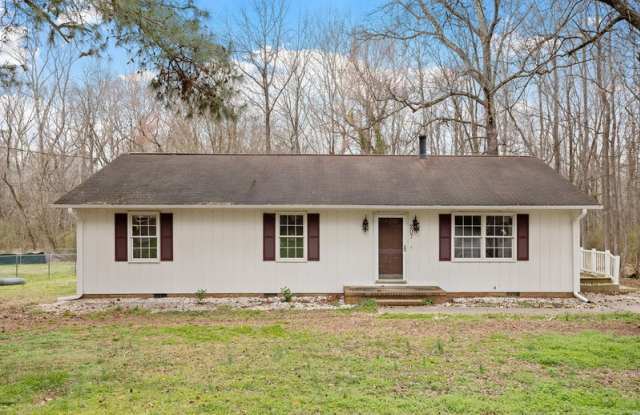 207 South Hillcrest Drive