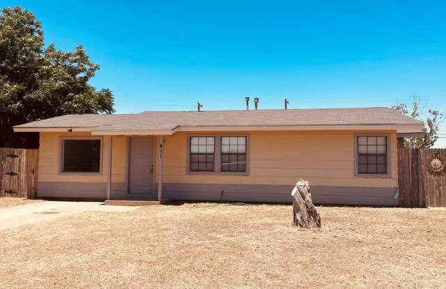 411 E Magnolia