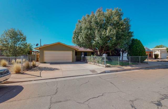 NE HOME 3 Bedroom 2 Bath 2/CG