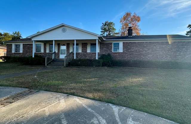 Introducing a charming 3-bedroom, 2-bathroom home located on the desirable west side of Russellville, AR.