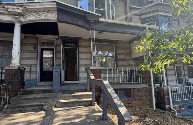 Spacious 5/6 Bedroom/ 2 Bath House for Rent