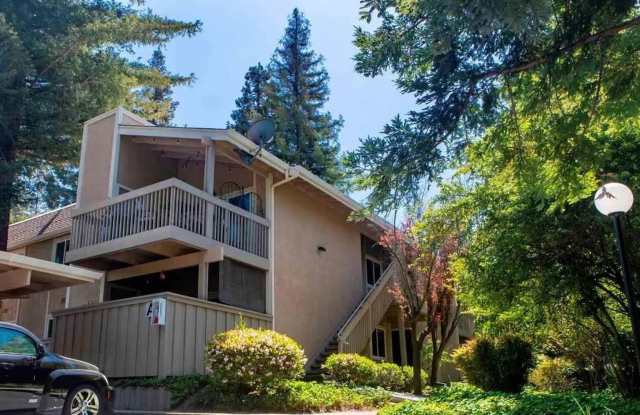 Beautifully updated 2 bedroom condo in desirable Kirkwood Villas