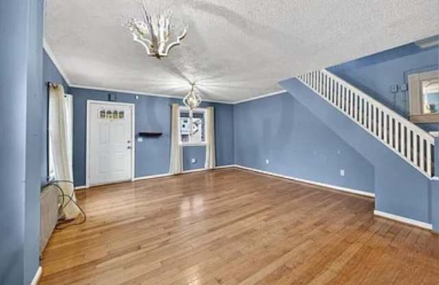 Photo of 2035 Delaware Street