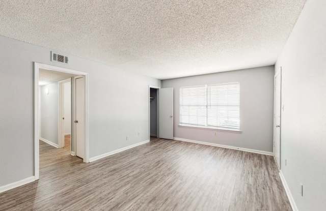 Photo of Luxe at Raleigh Apartments