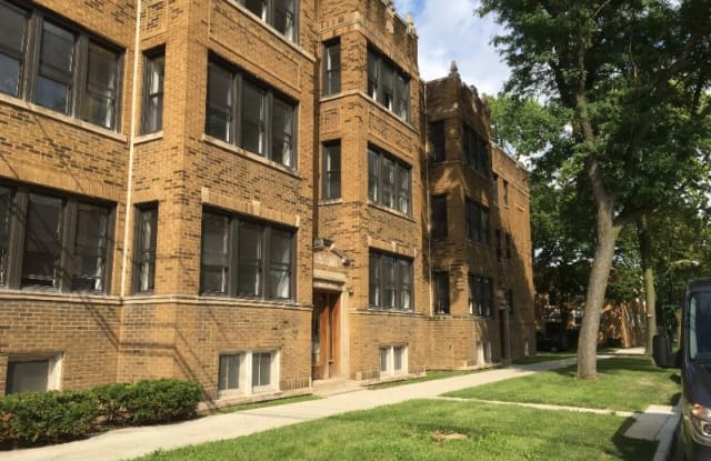 2442 W North Shore 1W - 2442 W North Shore Ave, Chicago, IL 60645