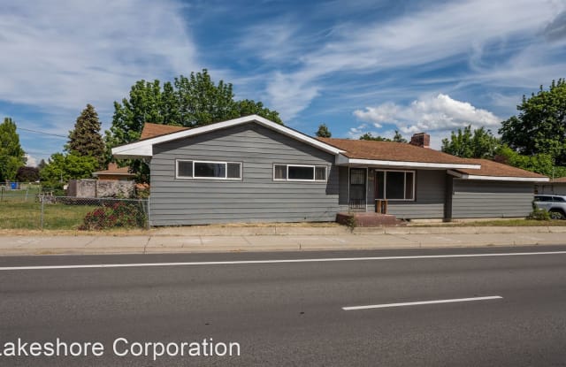 324 N Evergreen Rd Unit 1 - 324 North Evergreen Road, Spokane Valley, WA 99216