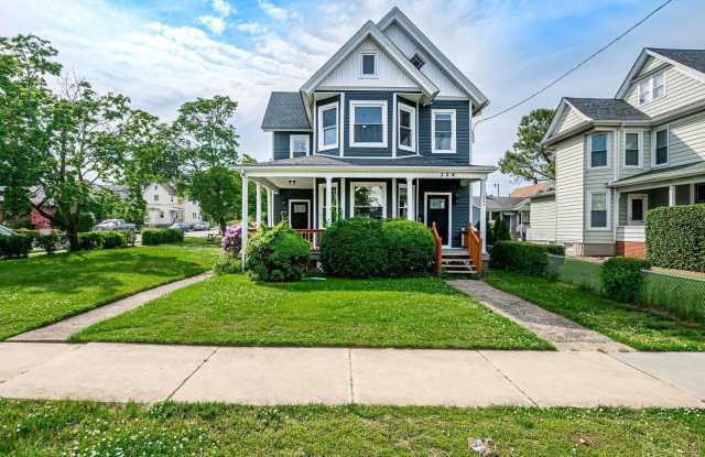 Photo of 324 Main Street