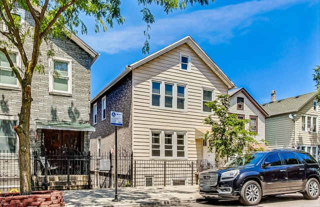 1742 W Cullerton Street