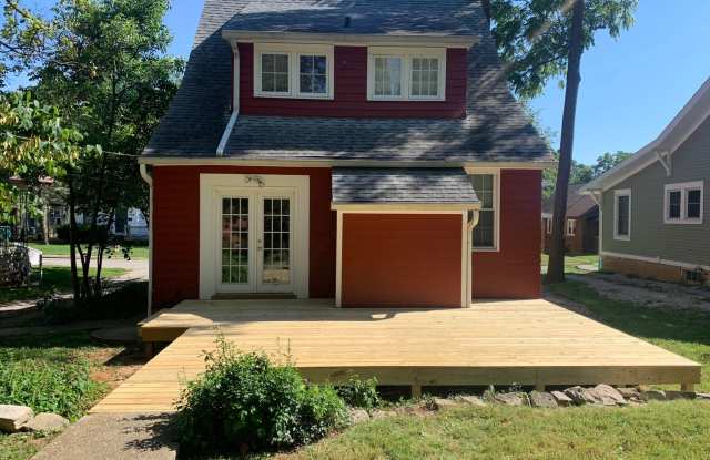 Photo of 5 Bed 2 Bath House just south of campus ***AVAILABLE AUG 2027***