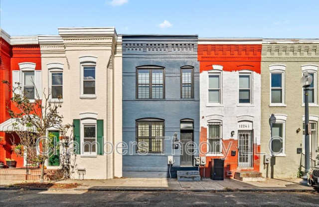 1222 Wylie St NE