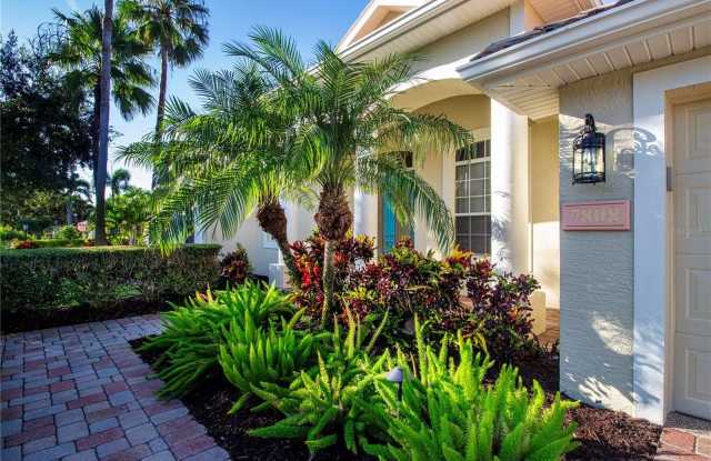 7808 CREST HAMMOCK WAY