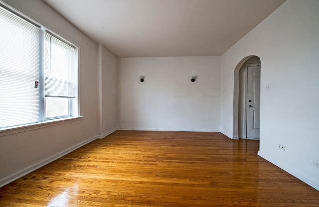 Photo of 8155 S Ingleside Ave