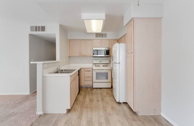 COZY 2 BEDROOM CONDO IN 89120