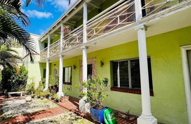 Photo of 2830 Pine Tree Dr