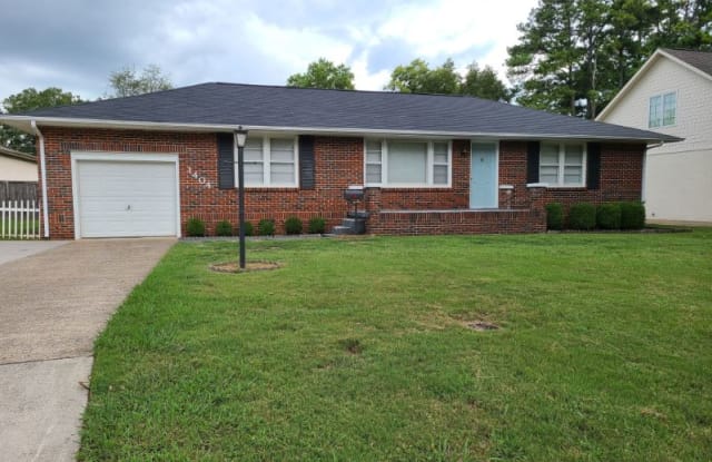 1404 Elmwood Dr SE - 1404 Elmwood Drive Southeast, Huntsville, AL 35801