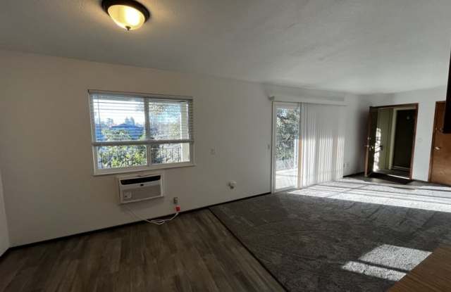 Photo of 618 Center Street