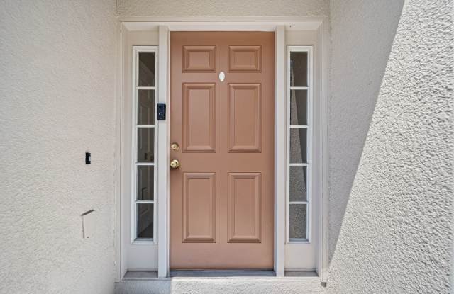 FURNISHED BEAUTIFUL TAMPA TOWNHOME FOR RENT