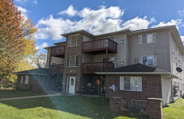 Quiet Neighborhood in Tiffin - 2 Bedroom 1 Bath Condo