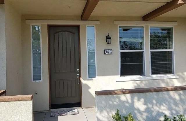 Photo of 908 N Acacia Court N