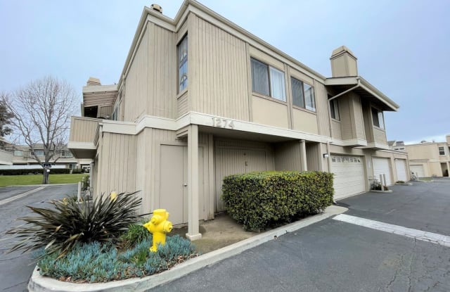 1274 San Simeon #4 - 1274 San Simeon Court, Ventura, CA 93003