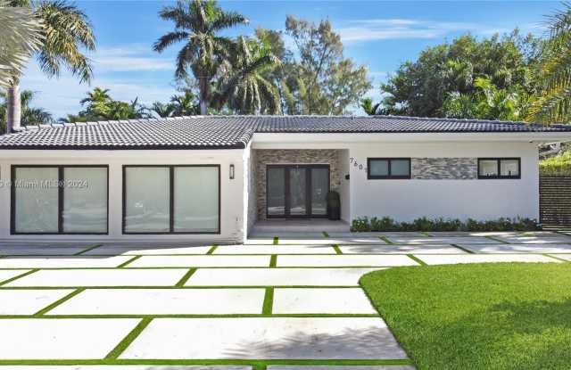 7601 Coquina Dr