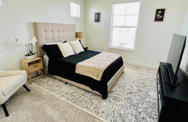 Comfortable 3 Bed / 2 Bath Home Available in Lehi