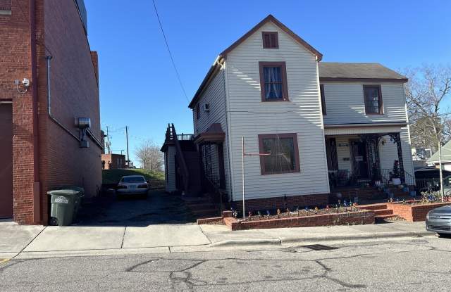 Photo of 117 N Lawrence Street unit: Apt 2