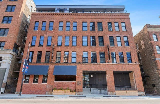 Photo of 153 W Ohio Street
