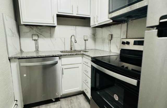 Photo of Discover Chic  Convenient Living at Robinson Gardens Apartments located in Marietta!