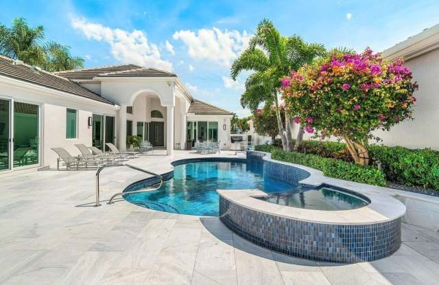 3506 NW Clubside Circle