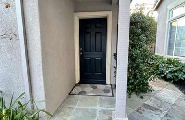 Photo of 398 Waterton Ct