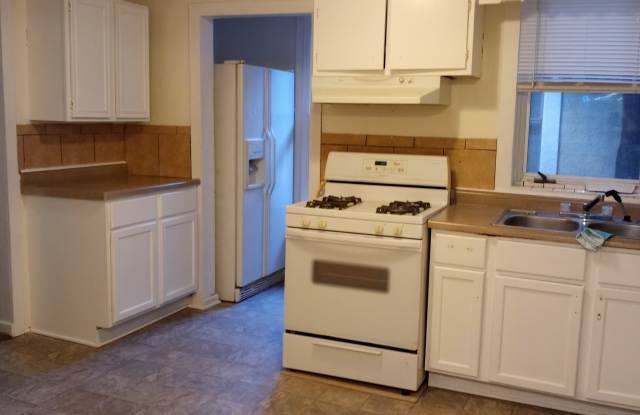 Photo of 691 Bedford St