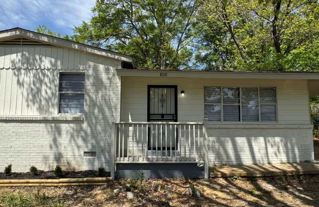 Photo of 808 Mohawk Ave