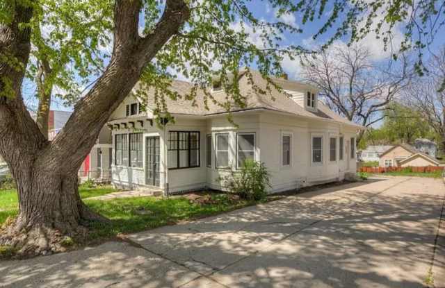 Beautiful Benson Three Bedroom!