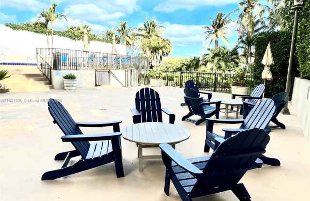 Photo of 1621 Collins Ave