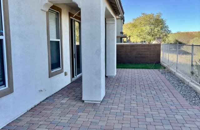 566 West Paseo Celestial