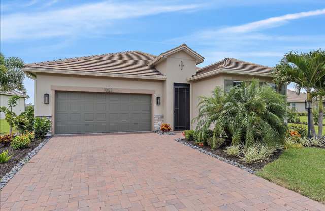 3 bedroom house with garage - 10123 Carnoustie Place, Manatee County, FL 34211