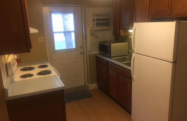 14 N WALNUT Street unit: C