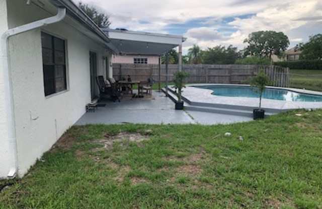 4770 Northwest 77th Terrace